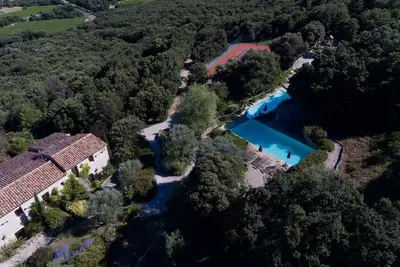 Image de Maison de vacances 'Mas Grand Bosc' avec piscine partagée, terrasse privée et Wi-Fi
