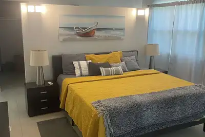 Chic Beachside Escape in Marina Bay – Just a few steps away from Sand & Sun!
