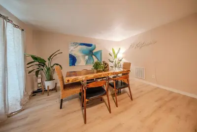 Image de Charming 3-bedroom house with WiFi, Ac in quiet Miami neighborhood for families.