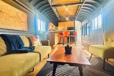 Image de Train Wreck Inn - The Blue Train Car