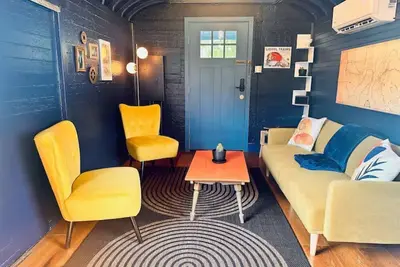 Image de Train Wreck Inn - Full Site Rental