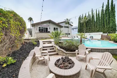 Image de Golf, Swim, Relax: Family Retreat in Corona!