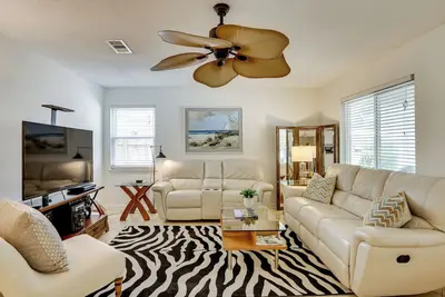 Image de 4 Mi to St Simons Beach: Home w/ Furnished Deck