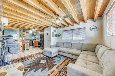 Image de < 1 Mi to Grindstone Lake: Cabin w/ Large Yard!