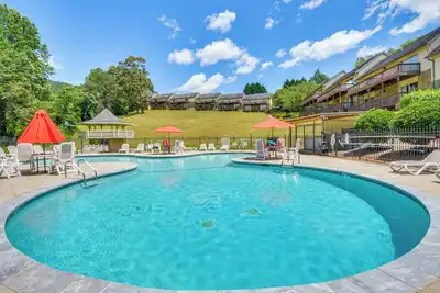 Image de Golf Access & Furnished Deck: Cabin in Clayton