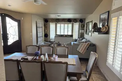 Image de Beautiful Arrowhead Lakes Spacious 4-bed in charming Glendale with WiFi, Ac