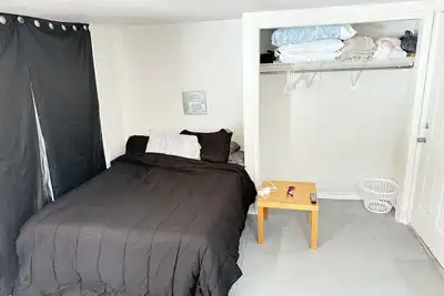 Image de Charming studio in terrific Tampa with WiFi, Ac