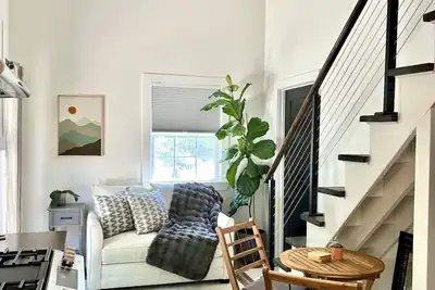 Image de Relax, rejuvenate, restore, and disconnect at Rest at Flourishing Mountain Farm
