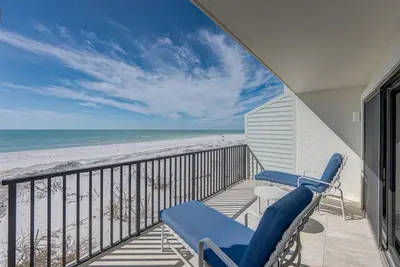 Image de Sea Oats 111 | 2 bedroom - 2 bath | Beachfront | Pool - Tennis | Sleeps 4