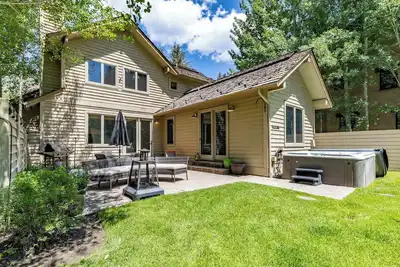 Image de Sun Valley Hillside Home | Hot Tub + Mountain Views