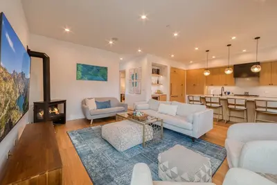 Image de Twilight Run at Palisades by Tahoe Getaways - Pet-Friendly 3br w/ Ev Charger & Ski Shuttle