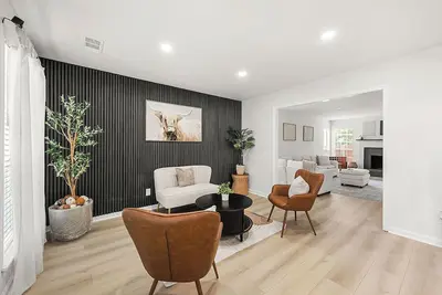 Image de Peach City Oasis Atl  near  Aquarium, Truist Park