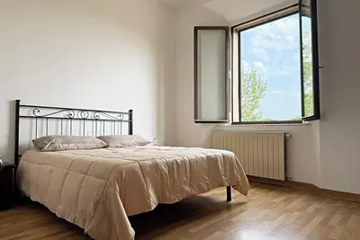 Image de Charming Tuscany Saloon - 2br Apartment in Colle Val d'Elsa Center