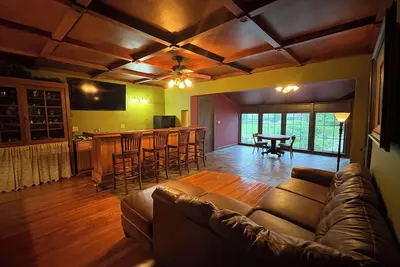 Image de Private Tavern, 3 bedrooms, WiFi & Ac within an 1800's Victorian