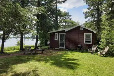Image de Rustic 2 Bed Lakeside Cabin - boats available