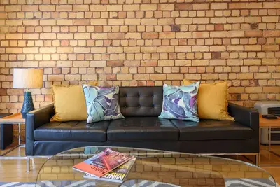 Image de Spacious Light-filled Central Character Apt - so close to Britomart and the Uni!