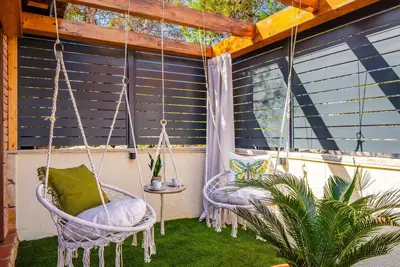 Image de Appartement de deux chambres avec la terrasse Vir (A-24513-c)