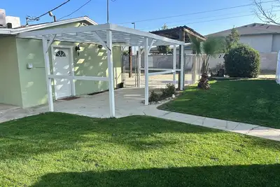 Image de Charming 2-bedroom house with WiFi, Ac in welcoming Bakersfield