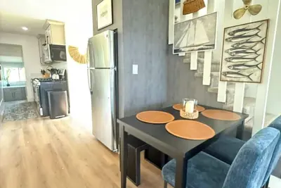 Image de Cozy 1 Br Lakefront Retreat
