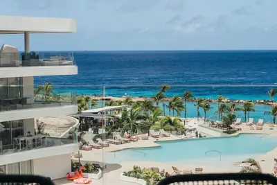Image de 3bd Penthouse w/ Jacuzzi One Mambo 40 by Bocobay