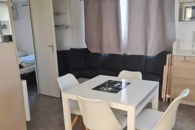 Image de Mobil home 6 personnes\nSur un camping 4*\nProximité des plages et du centre-ville