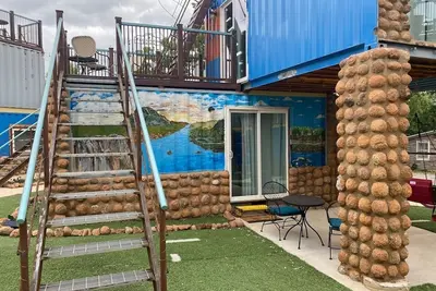 Image de Two Tiny Houses Stacked together for twice the fun!