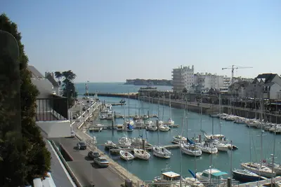 Image de Duplex en dernier étage face port avec balcon