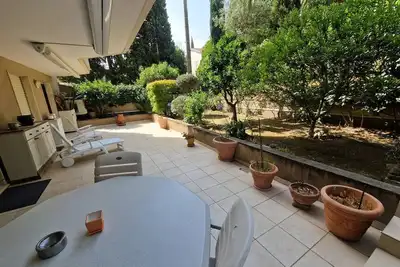 Image de Charmant T2 avec grande terrasse en centre-ville