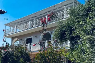Image de Villa Eleni -First Floor Apartment - Newly renovated apartment