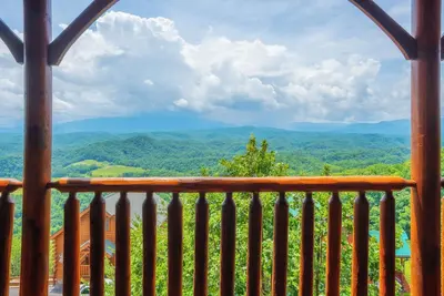 Image de MoonDancer:Spectacular Views! Hot Tub, Wifi, Games, Resort Pool, near Dollywood