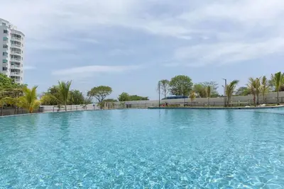 Image de Apartment with balcony and incredible view, swimming pool and beach