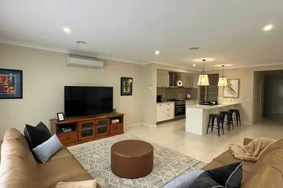 Image de North Geelong Getaway Modern 4-Bedroom Home