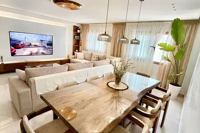 Image de Bright & Modern Apartment in the City Center – 6 Min Walk to the Bay