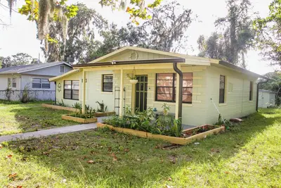 Image de Fenced yard lots of Parking for trailer close to beach 4 bedrooms Edgewater