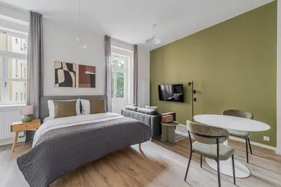 Image de Blueground | Letná, furnished studio, foodie area (Prg-54)