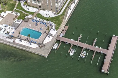 Image de Cozy condo on Boca Ciega Bay with pool, free parking, fishing in St. Petersburg