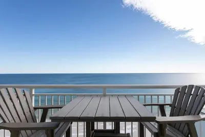 Image de Palacio 1506 | Luxury 15th Floor Condo | Gulf-Front + Resort Amenities
