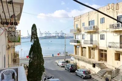 Image de Charming 3br Apt with Breathtaking Sea Views!