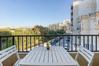 Image de Lovely 1br Apt with private balcony in Gzira