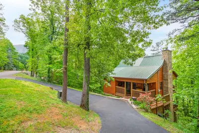 Image de Smokies Cabin Life: View, Hot Tub, Grill, Game Room