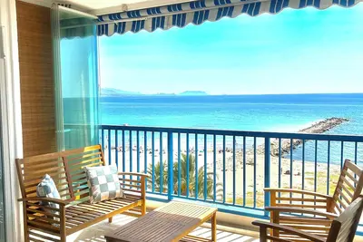 Image de Nouveau! appartement front de mer, piscine, équipements sportifs