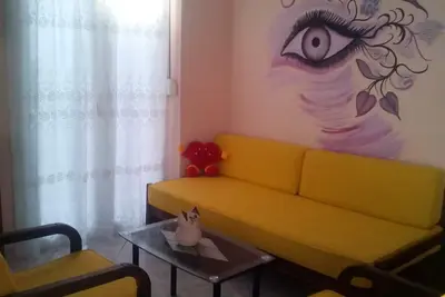 Image de Penthouse on the 4th floor with huge Balcony! 10 min away from Metro.