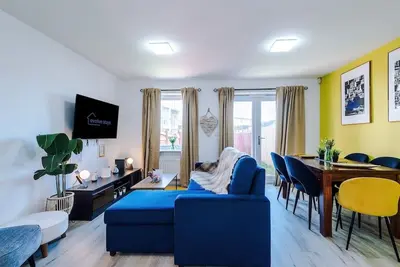Image de Free Park | 5bed Townhouse In Salford | Sleeps 11