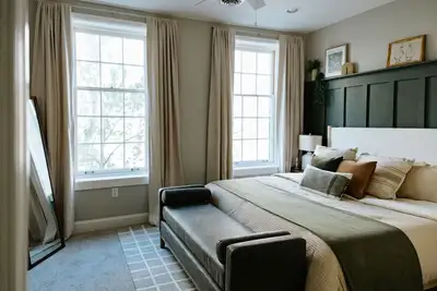 Image de The Citizen Suite | King Bed, Downtown Lancaster, Stylish