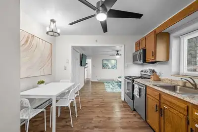 Image de Bloomfield, Pittsburgh Large and Accessible 3Bedorom Apartment with Free Parking