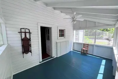 Image de Rustic Colonial Chalet w/Ac, only 40 minutes from Washington, D. C. - 2 bedrooms