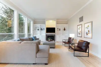 Image de The 4b Timberland Escape on Bartholomew Dr E#42048