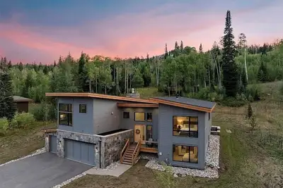 Image de Luxury 5br on Nat'l Forest: Private Lake, Pool & Hot Tub, Ski Keystone & Breck