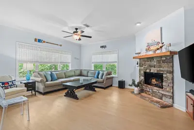 Image de New To Vrbo! The Westminster House w/ Dock!