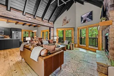 Image de New|Luxe|Fire Pit|Game Room|Arcade|Kids Welcome